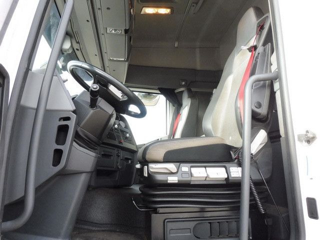 Renault T 480 4x2, Klima, Schlafliege, 2x Tank, Navi - Tracteur routier: photos 5 Renault T 480 4x2, Klima, Schlafliege, 2x Tank, Navi - Tracteur routier: photos 5