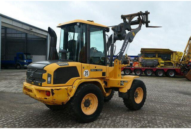 Volvo L30G, 4+1 Schaufel, Palettengabel, Hydr. S.W.S. - Chargeuse sur pneus: photos 3 Volvo L30G, 4+1 Schaufel, Palettengabel, Hydr. S.W.S. - Chargeuse sur pneus: photos 3