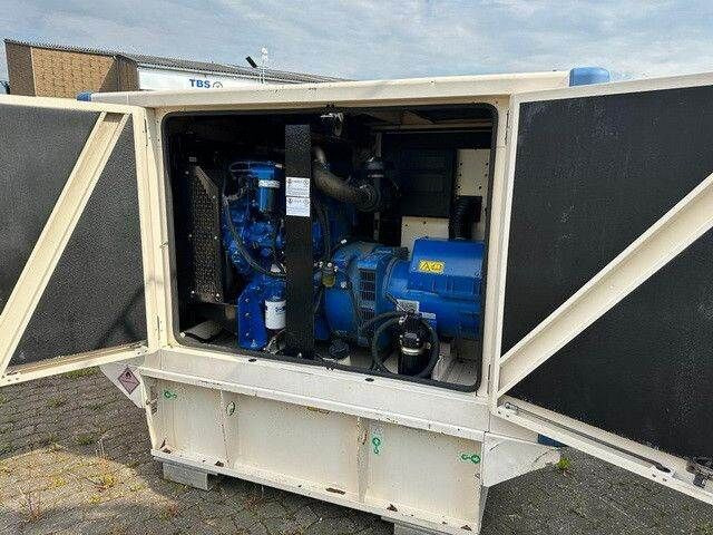 Wacker Wilson P33-2, 33kVA, Perkins, Stromgenerator - Groupe électrogène: photos 5 Wacker Wilson P33-2, 33kVA, Perkins, Stromgenerator - Groupe électrogène: photos 5
