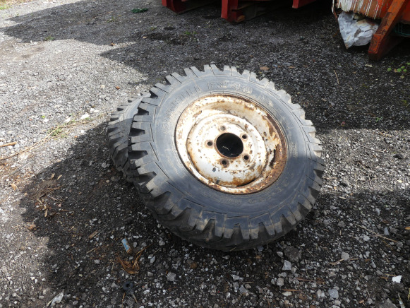 2 Roues pour engin de chantier Pirelli FS40 - Roue complète pour Tracteur agricole: photos 1 2 Roues pour engin de chantier Pirelli FS40 - Roue complète pour Tracteur agricole: photos 1