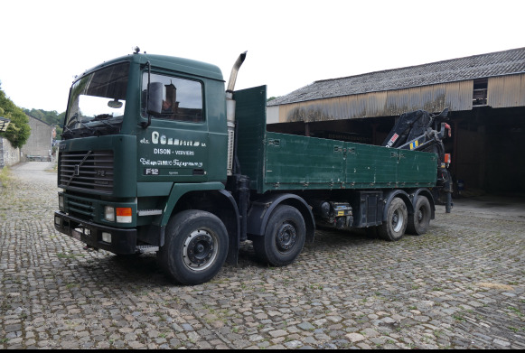 Camion plateau ridelle avec grue auxiliaire Volvo F12 (1994-64.040 km-VIN:YV2H5A7G6RA225775) - Camion plateau, Camion grue: photos 1 Camion plateau ridelle avec grue auxiliaire Volvo F12 (1994-64.040 km-VIN:YV2H5A7G6RA225775) - Camion plateau, Camion grue: photos 1