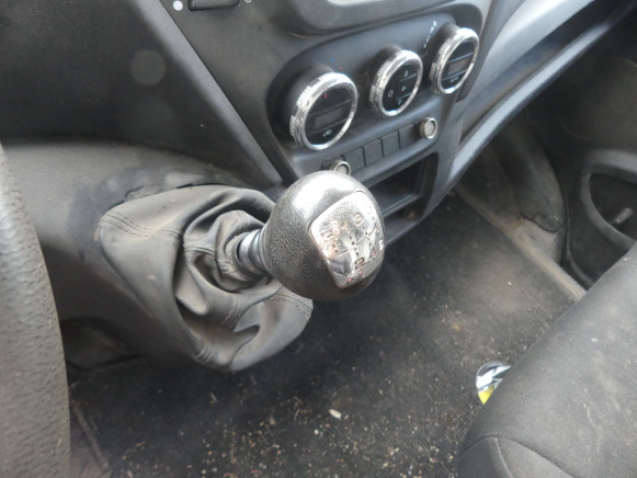 Fourgon utilitaire Camionnette Iveco Daily (2016-134.234 km): photos 10