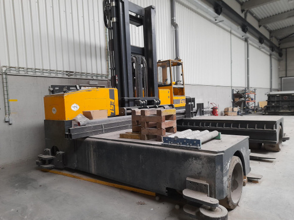 Chariot multidirectionnel Combilift ESL 14055 - Chariot multidirectionnel: photos 2 Chariot multidirectionnel Combilift ESL 14055 - Chariot multidirectionnel: photos 2