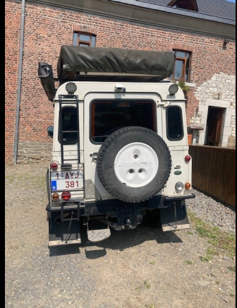 Land-Rover Defender 11O (2010) - Voiture: photos 1 Land-Rover Defender 11O (2010) - Voiture: photos 1
