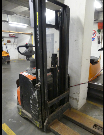 REF:2245.18.36 - Gerbeur électrique BT Staxio SWE120 L - Gerbeur: photos 3 REF:2245.18.36 - Gerbeur électrique BT Staxio SWE120 L - Gerbeur: photos 3