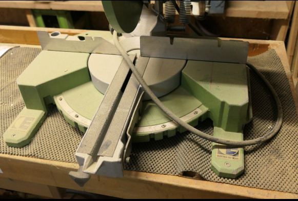 Scie à onglet Elektra Beckum KGS300 - Machine à bois: photos 3 Scie à onglet Elektra Beckum KGS300 - Machine à bois: photos 3