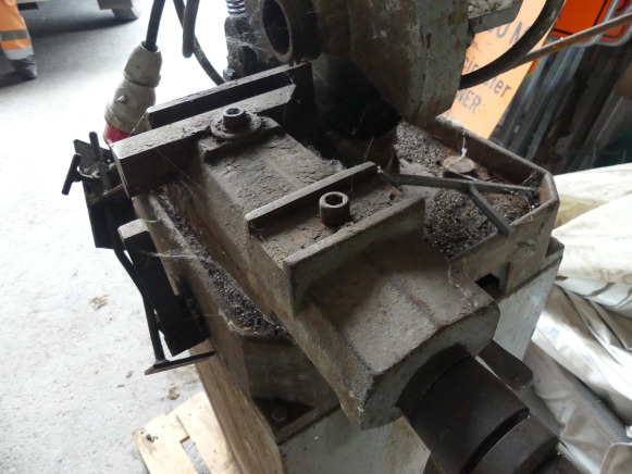 Tronçonneuse pour métaux Drehmann DR250 - Machine à métaux: photos 4 Tronçonneuse pour métaux Drehmann DR250 - Machine à métaux: photos 4