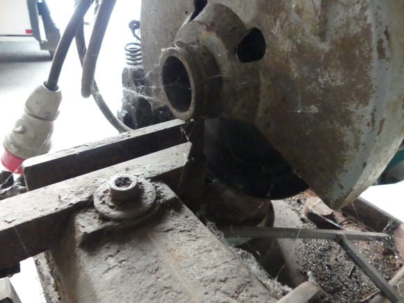 Tronçonneuse pour métaux Drehmann DR250 - Machine à métaux: photos 3 Tronçonneuse pour métaux Drehmann DR250 - Machine à métaux: photos 3