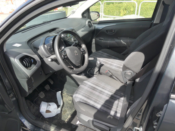 Voiture (1.735km) Peugeot 108 Style 5 portes(Vin:VF3PSCFBDJR245289) - Voiture: photos 5 Voiture (1.735km) Peugeot 108 Style 5 portes(Vin:VF3PSCFBDJR245289) - Voiture: photos 5