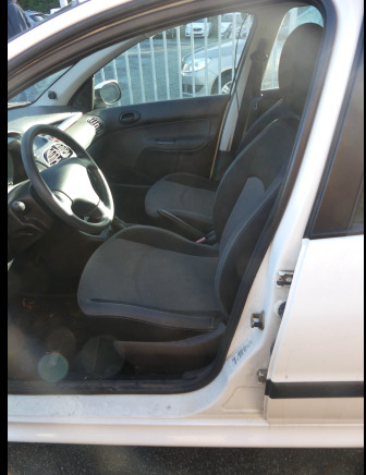 Voiture Peugeot 206 (2006-87.764 km) - Voiture: photos 5 Voiture Peugeot 206 (2006-87.764 km) - Voiture: photos 5