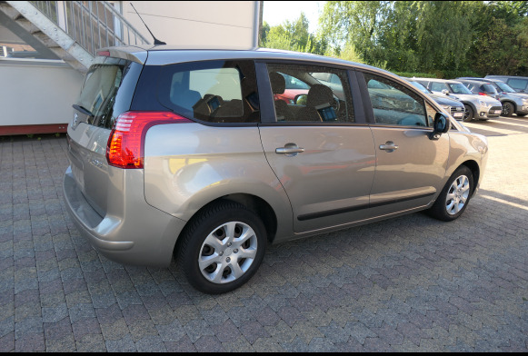 Voiture Peugeot 5008 (2013-165.686 km) - Voiture: photos 3 Voiture Peugeot 5008 (2013-165.686 km) - Voiture: photos 3