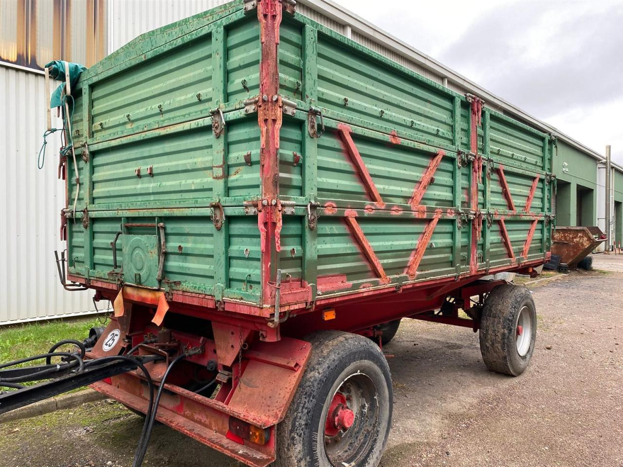 Agromet T-149 - Remorque benne: photos 3 Agromet T-149 - Remorque benne: photos 3