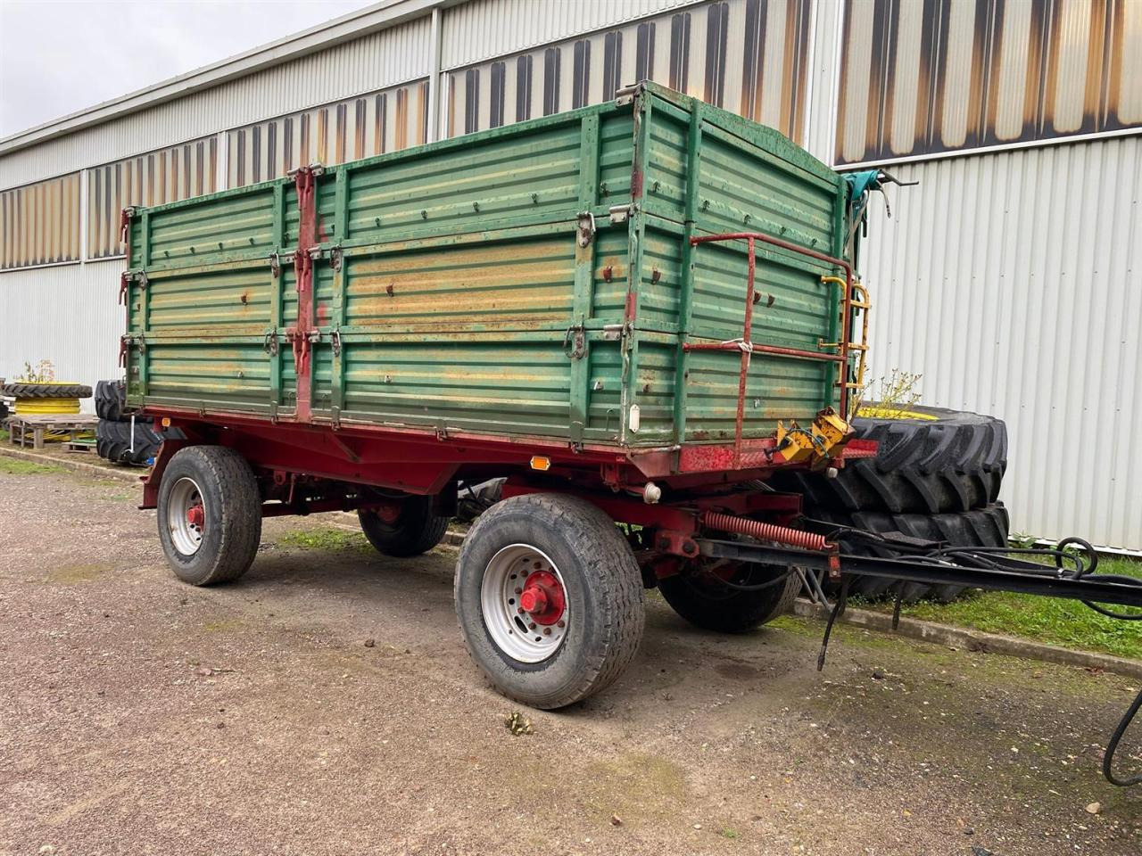 Agromet T-149 - Remorque benne: photos 1 Agromet T-149 - Remorque benne: photos 1