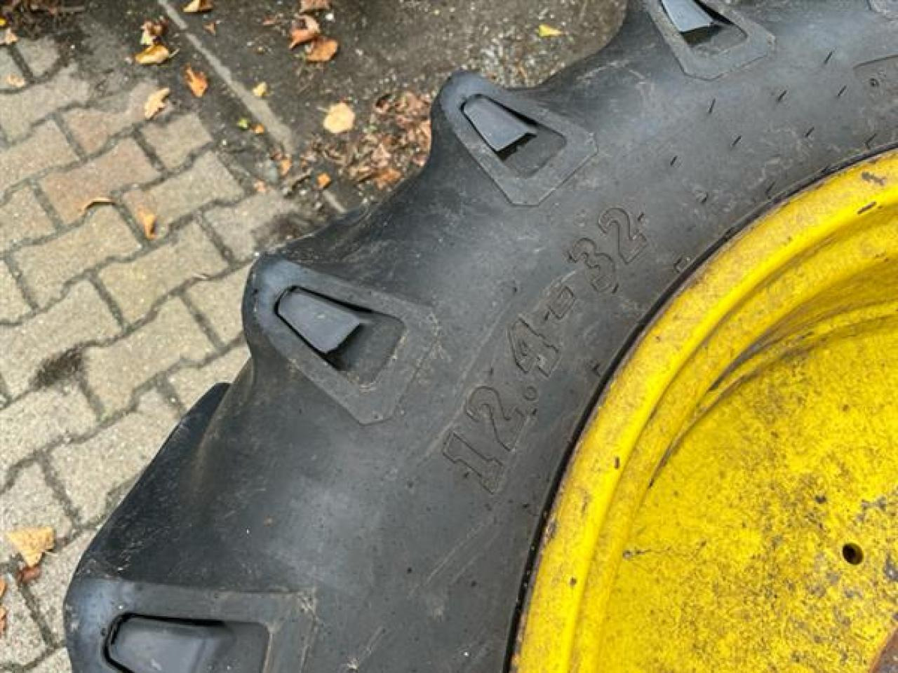 BKT 12.4-32 - Pneu pour Machine agricole: photos 3 BKT 12.4-32 - Pneu pour Machine agricole: photos 3