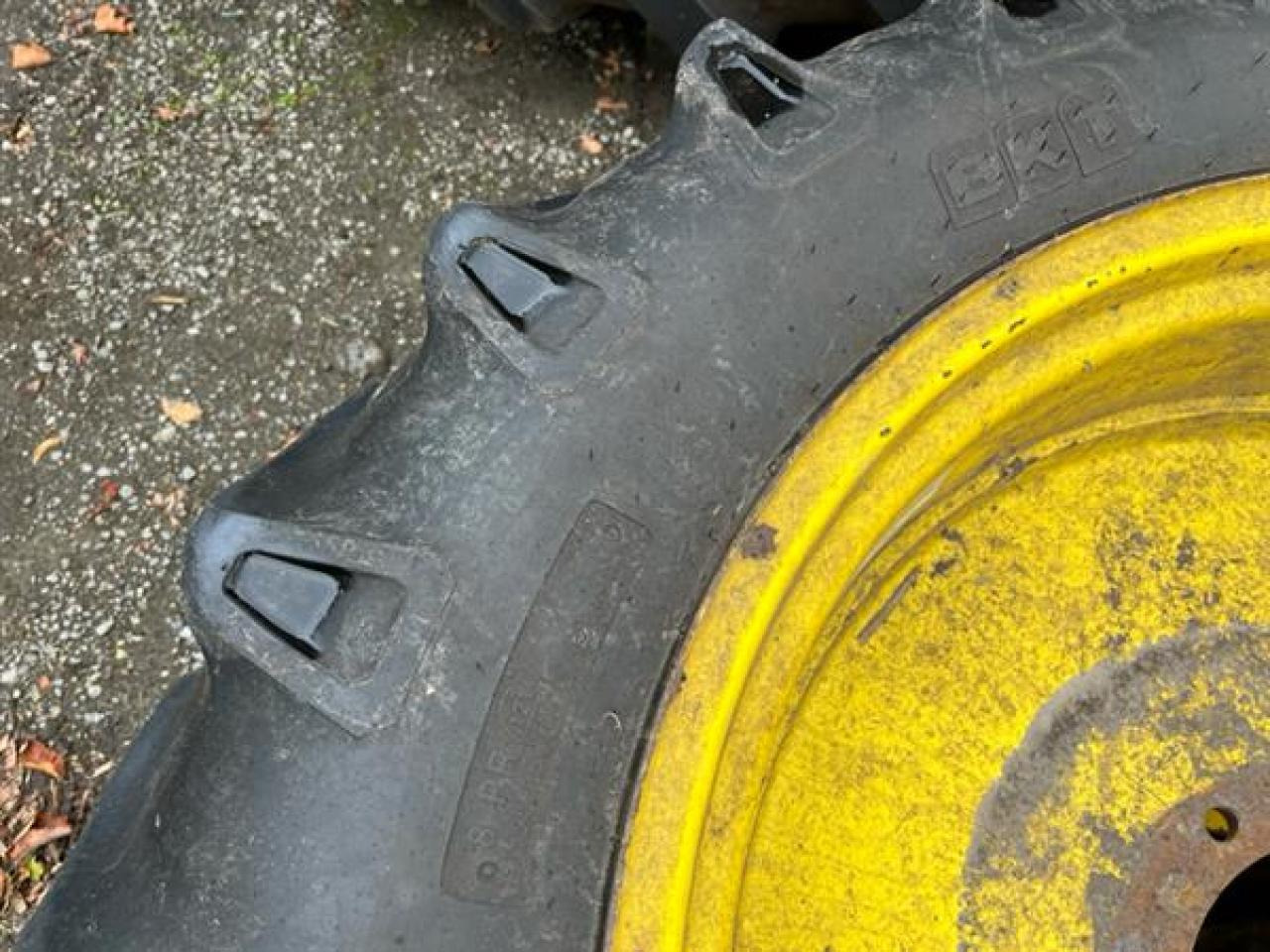 BKT 12.4-32 - Pneu pour Machine agricole: photos 4 BKT 12.4-32 - Pneu pour Machine agricole: photos 4