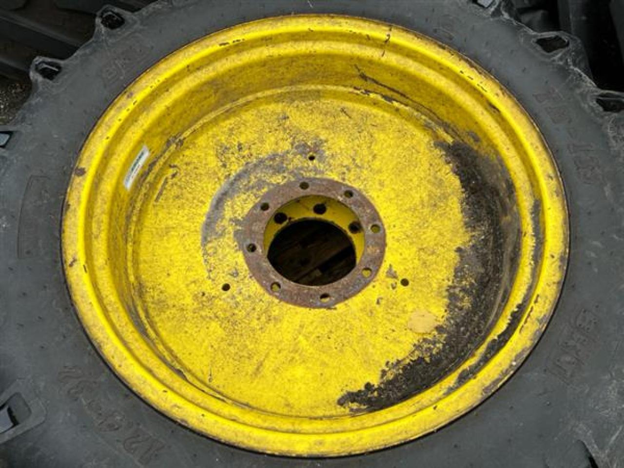 BKT 12.4-32 - Pneu pour Machine agricole: photos 2 BKT 12.4-32 - Pneu pour Machine agricole: photos 2