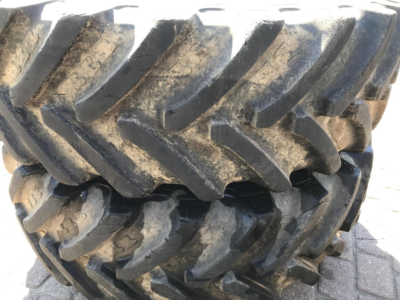 BKT 650/85R42 - Pneu pour Machine agricole: photos 2 BKT 650/85R42 - Pneu pour Machine agricole: photos 2