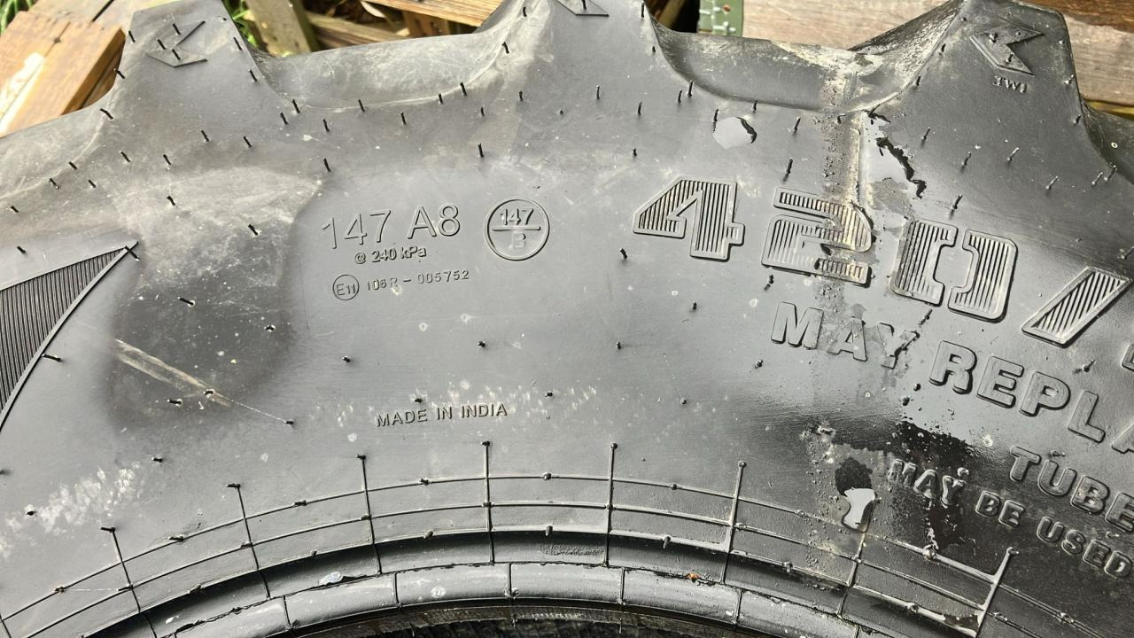 CEAT 420/90R30 - Pneu pour Machine agricole: photos 5 CEAT 420/90R30 - Pneu pour Machine agricole: photos 5