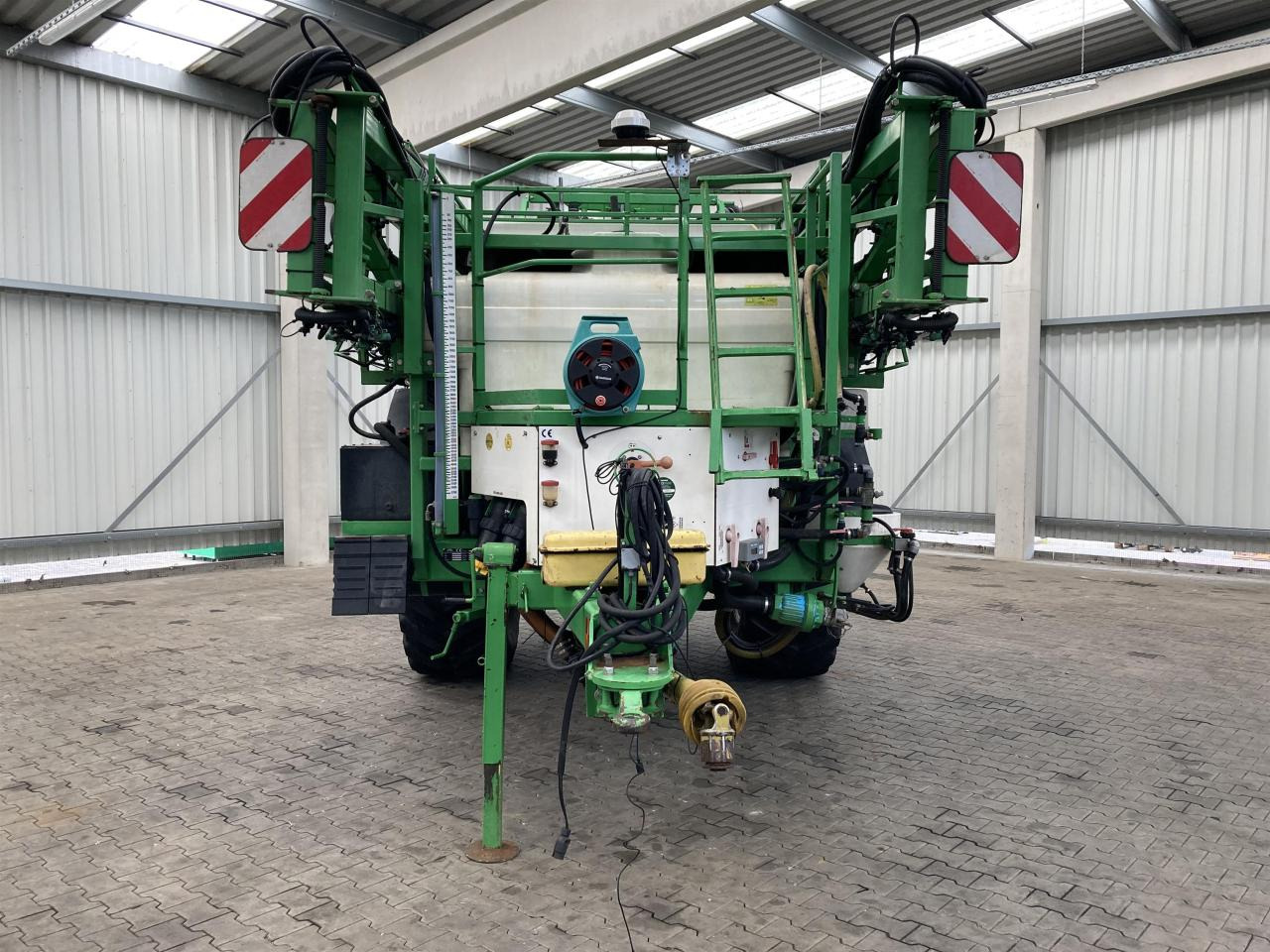 CHD F 5239 A - Pulvérisateur traîné: photos 2 CHD F 5239 A - Pulvérisateur traîné: photos 2