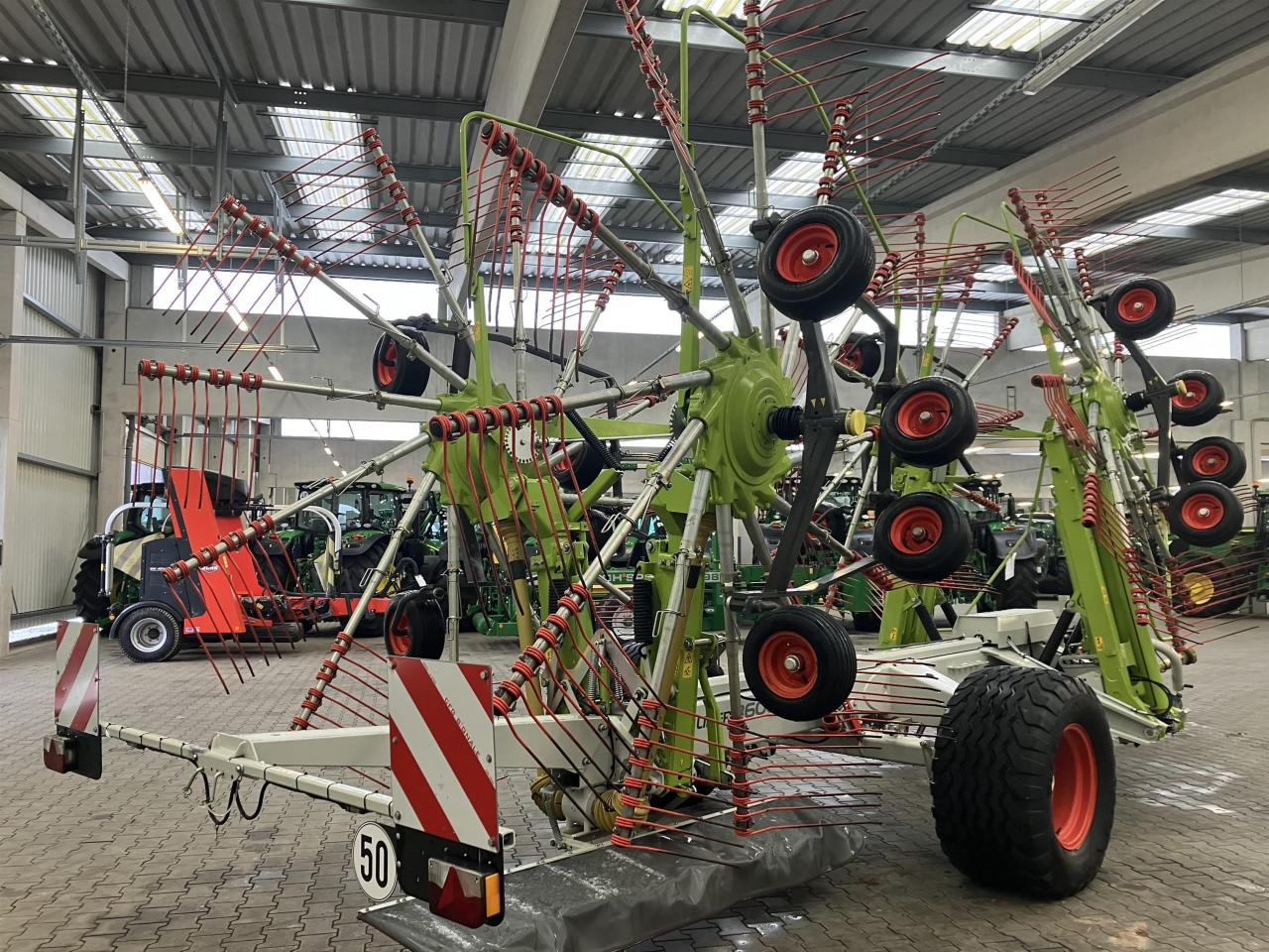 CLAAS Liner 3600 - Faneuse: photos 5 CLAAS Liner 3600 - Faneuse: photos 5