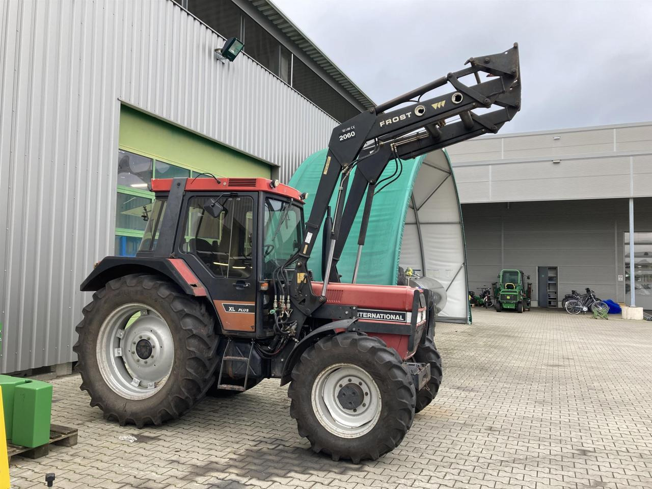 Case-IH 844 XL Plus - Tracteur agricole: photos 5 Case-IH 844 XL Plus - Tracteur agricole: photos 5