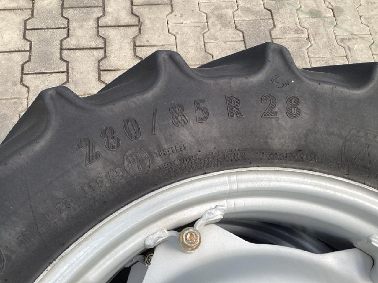 Continental 280/85R28 - Pneu pour Machine agricole: photos 3 Continental 280/85R28 - Pneu pour Machine agricole: photos 3