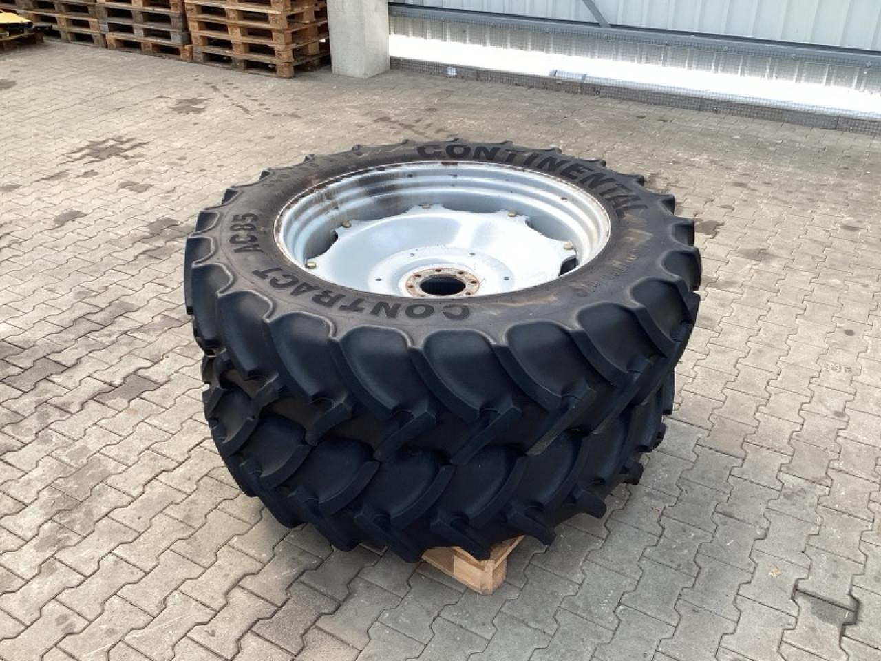 Continental 340/85R38 - Pneu pour Machine agricole: photos 1 Continental 340/85R38 - Pneu pour Machine agricole: photos 1