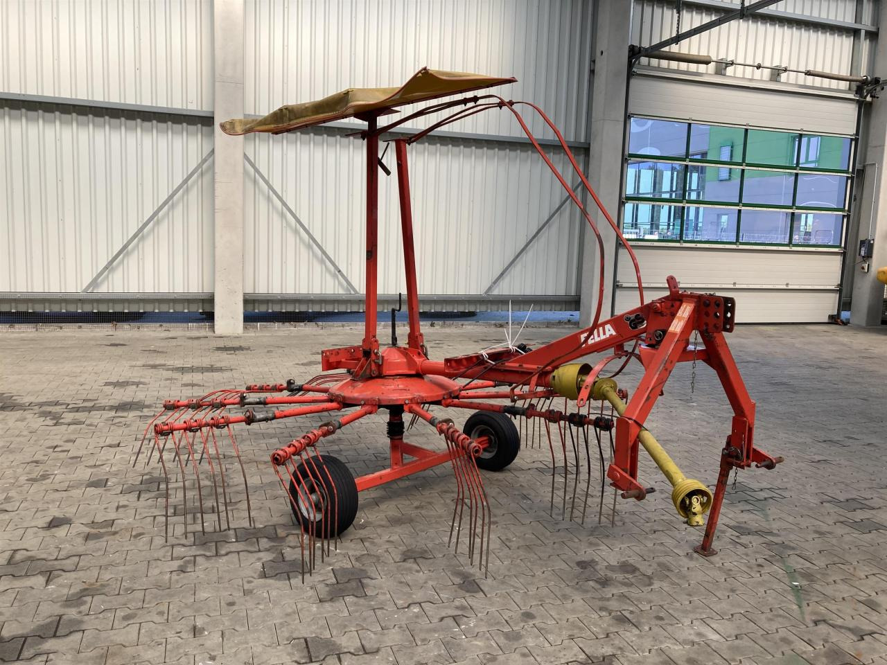 Fella TS 335 DN - Faneuse: photos 1 Fella TS 335 DN - Faneuse: photos 1