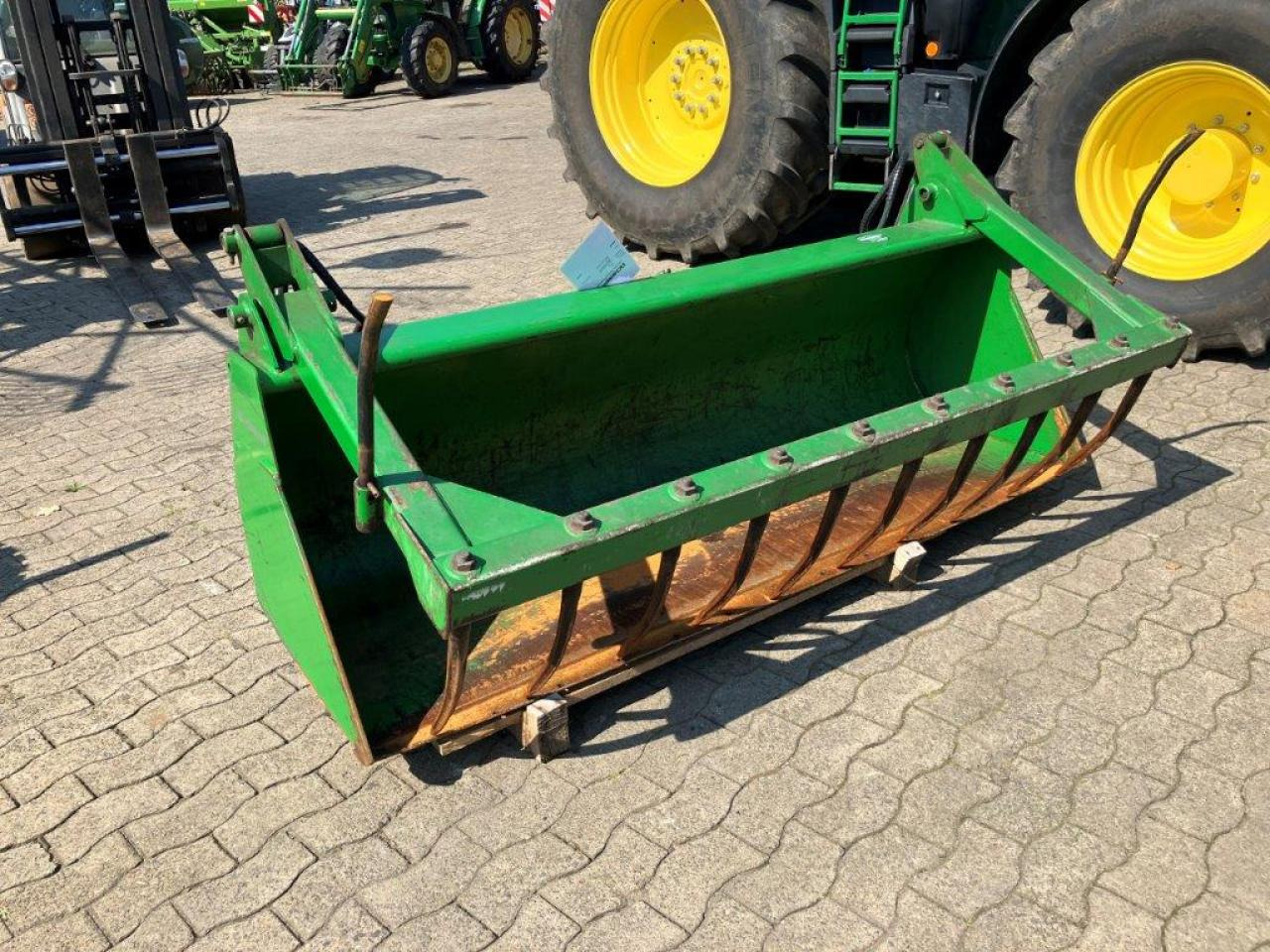 John Deere 2,20 m - Godet: photos 2 John Deere 2,20 m - Godet: photos 2