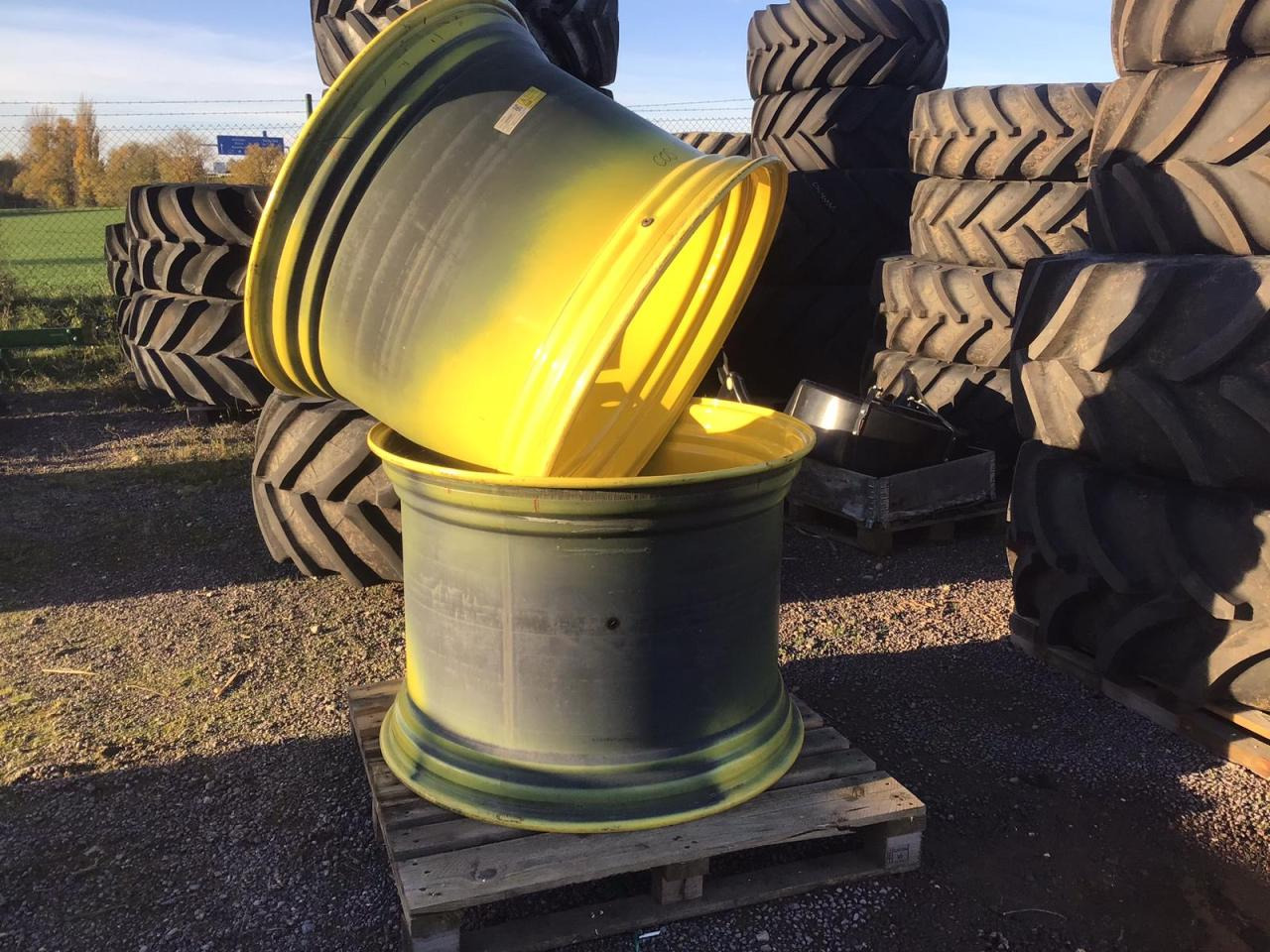 John Deere 42 Zoll - Pneu pour Machine agricole: photos 1 John Deere 42 Zoll - Pneu pour Machine agricole: photos 1