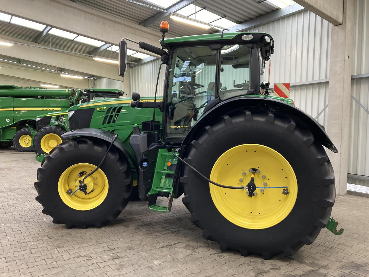Tracteur agricole John Deere 6175R: photos 7