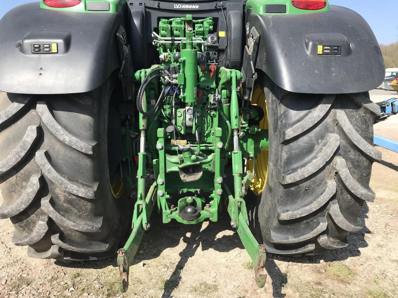 Tracteur agricole John Deere 6215R: photos 6