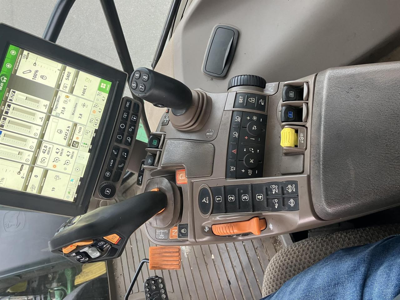 Tracteur agricole John Deere 6250R: photos 10