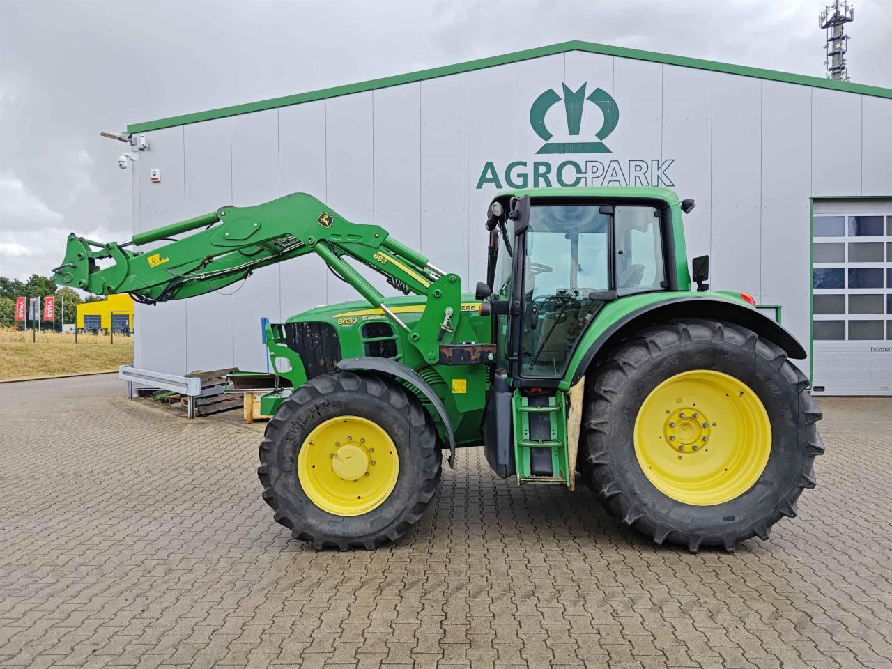 John Deere 6630 PREMIUM - Tracteur agricole: photos 2 John Deere 6630 PREMIUM - Tracteur agricole: photos 2