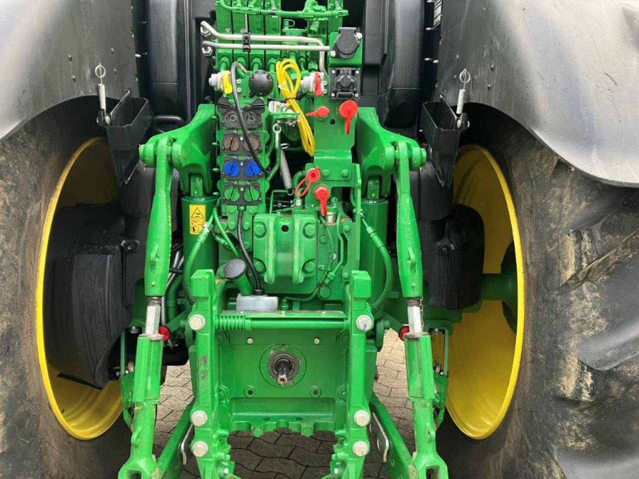 Tracteur agricole John Deere 6R 215: photos 7 Tracteur agricole John Deere 6R 215: photos 7