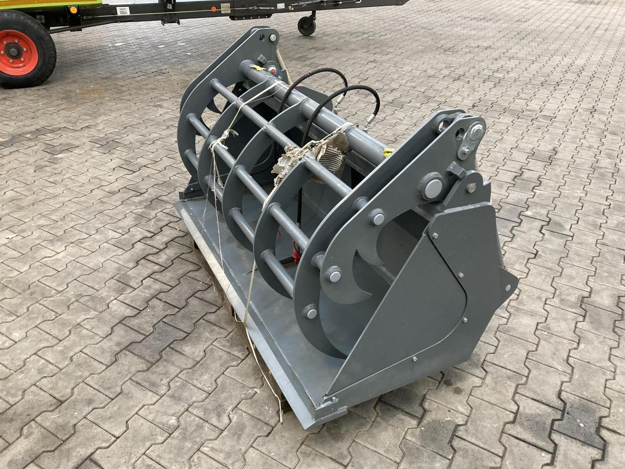 Kramer 1600 mm Silagebeißschaufel - Chargeur frontal pour tracteur: photos 1 Kramer 1600 mm Silagebeißschaufel - Chargeur frontal pour tracteur: photos 1