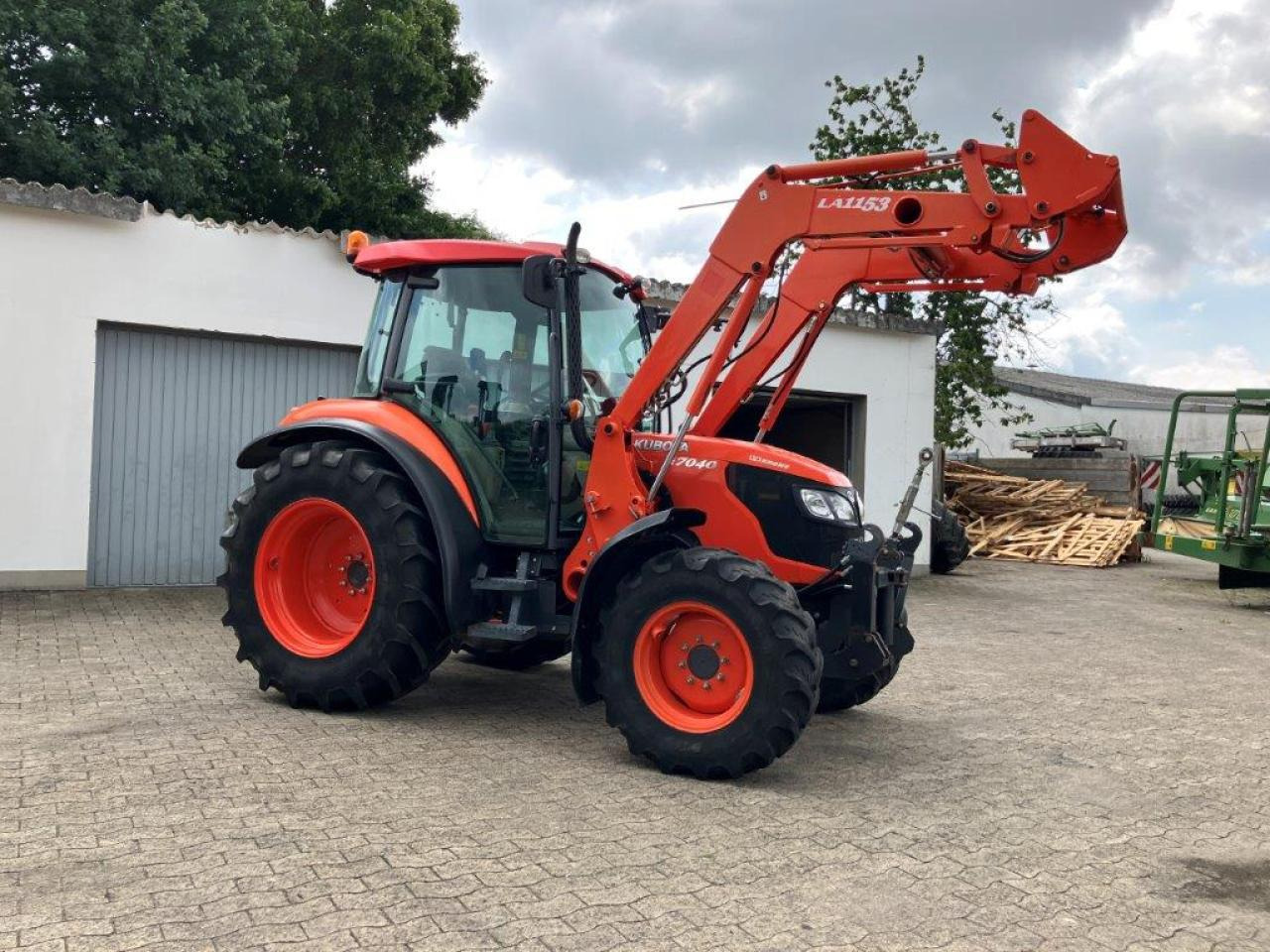 Kubota 7040 Hydro-Shift - Tracteur agricole: photos 2 Kubota 7040 Hydro-Shift - Tracteur agricole: photos 2