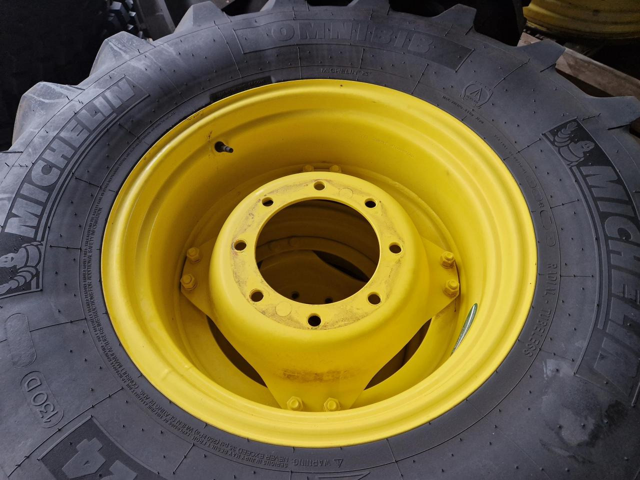 Pneu pour Machine agricole Michelin 420/70R24: photos 6