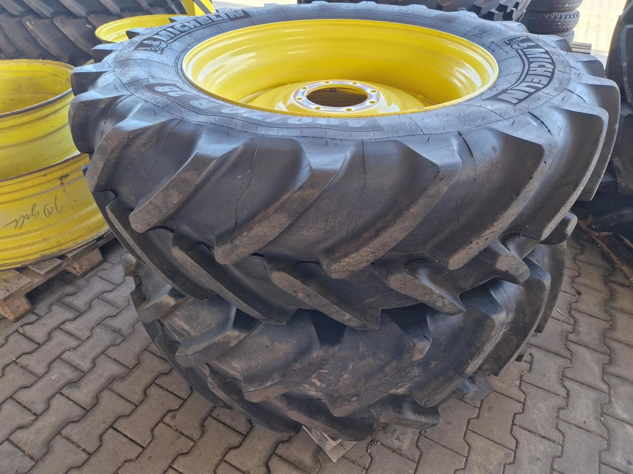 Michelin 480/70R38 - Pneu pour Machine agricole: photos 1 Michelin 480/70R38 - Pneu pour Machine agricole: photos 1