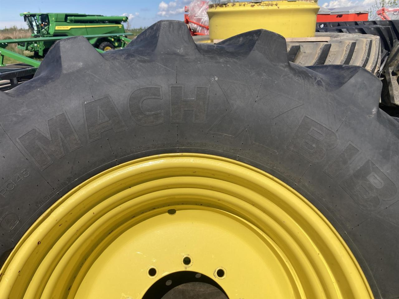 Michelin 600/70R30 - Pneu pour Machine agricole: photos 4 Michelin 600/70R30 - Pneu pour Machine agricole: photos 4
