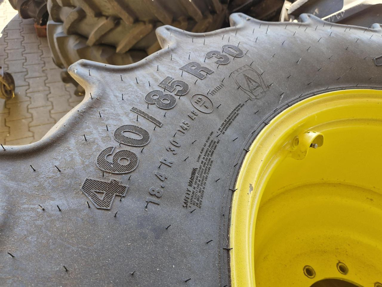 Mitas 460/85R30 - Pneu pour Machine agricole: photos 2 Mitas 460/85R30 - Pneu pour Machine agricole: photos 2