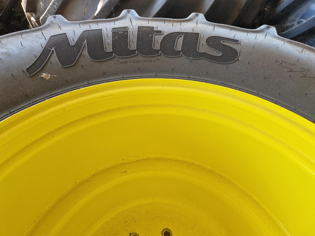 Mitas 460/85R30 - Pneu pour Machine agricole: photos 3 Mitas 460/85R30 - Pneu pour Machine agricole: photos 3