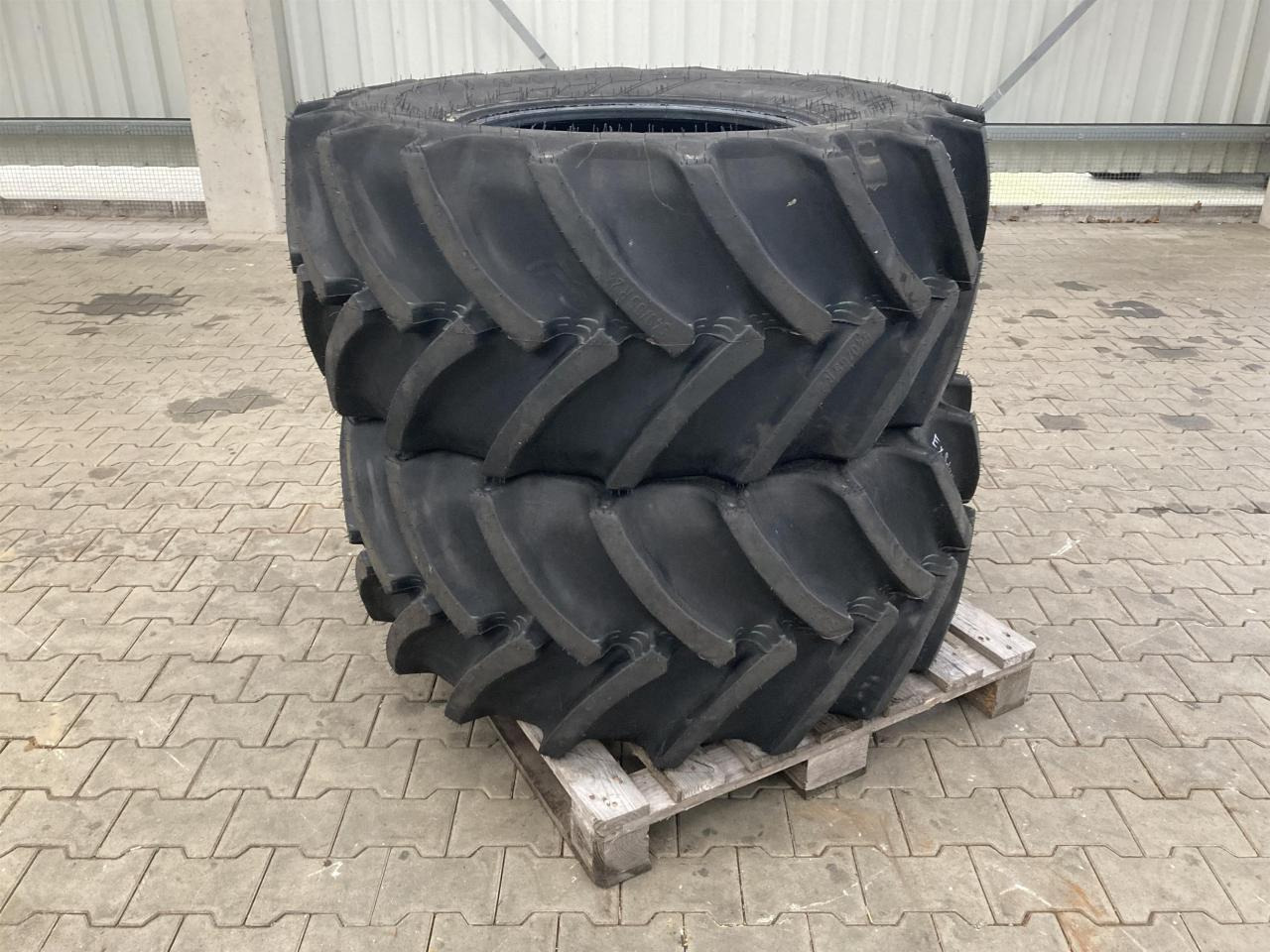 Mitas 540/65R24 - Pneu pour Machine agricole: photos 1 Mitas 540/65R24 - Pneu pour Machine agricole: photos 1