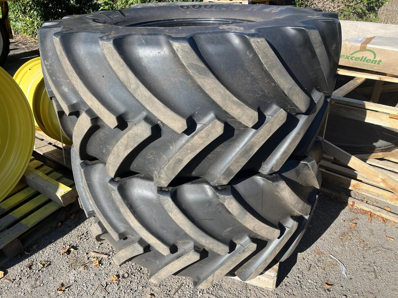 Mitas 600/70R28 - Pneu pour Machine agricole: photos 2 Mitas 600/70R28 - Pneu pour Machine agricole: photos 2