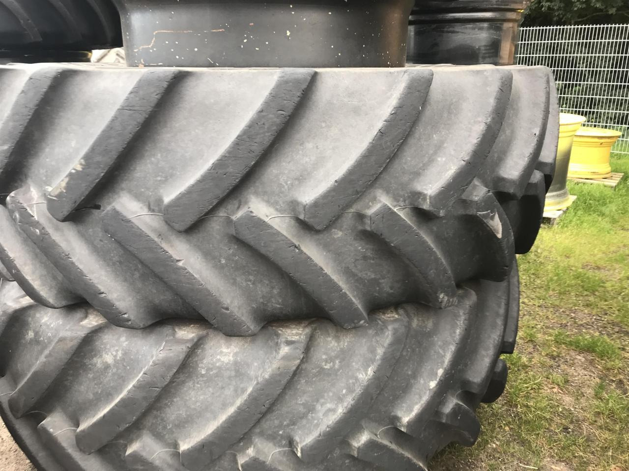 Mitas 680/80R42 - Pneu pour Machine agricole: photos 3 Mitas 680/80R42 - Pneu pour Machine agricole: photos 3