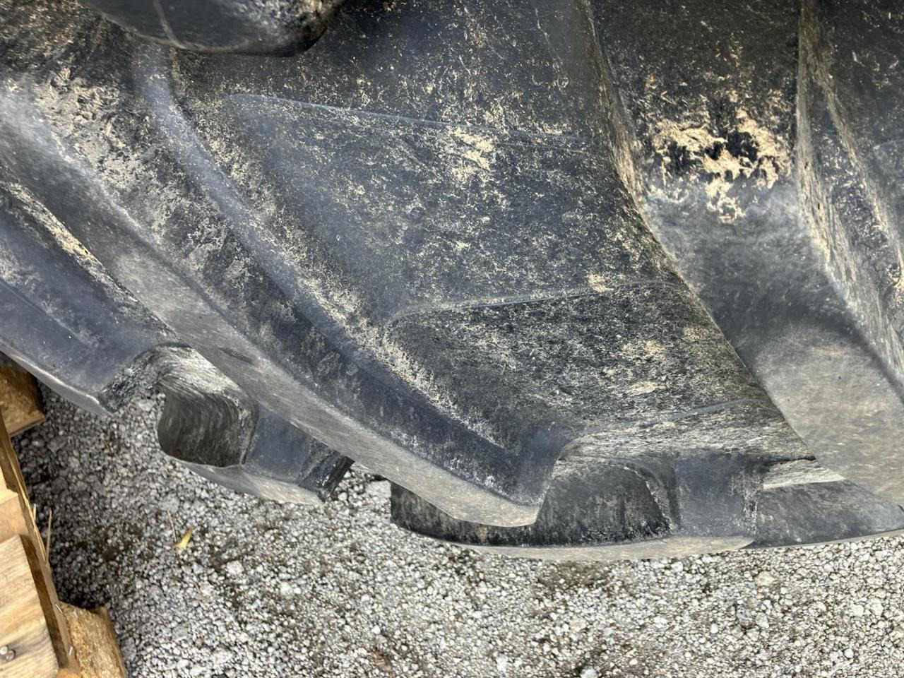 Trelleborg 520/70R38 - Pneu pour Machine agricole: photos 2 Trelleborg 520/70R38 - Pneu pour Machine agricole: photos 2