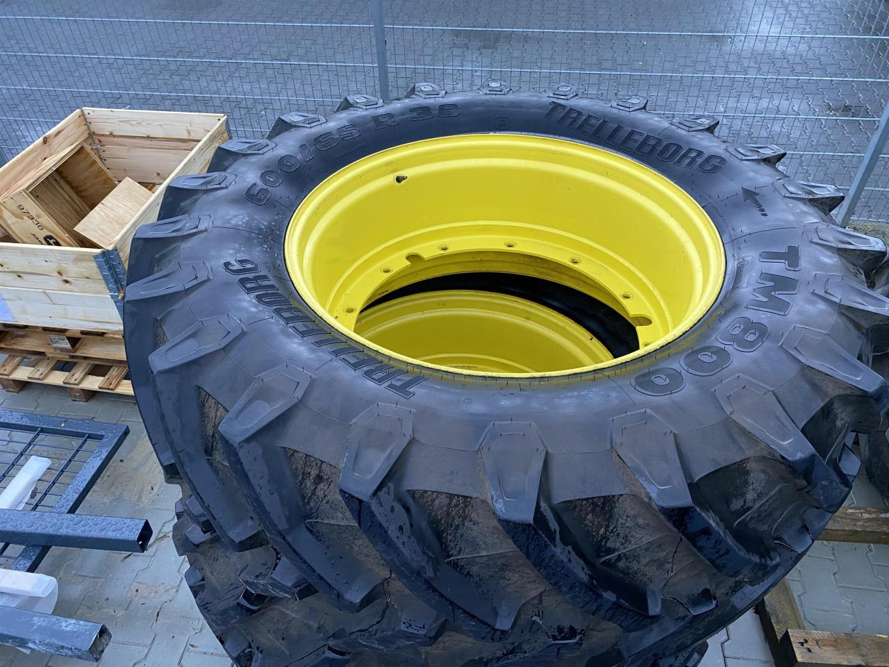 Trelleborg 600/65R38 - Pneu pour Machine agricole: photos 1 Trelleborg 600/65R38 - Pneu pour Machine agricole: photos 1