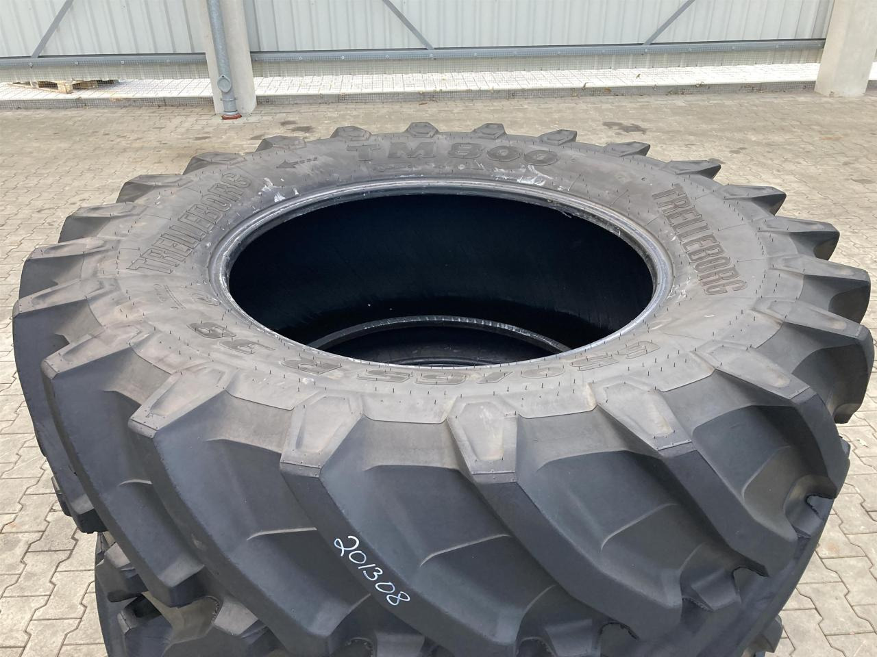 Trelleborg 650/65R38 - Pneu pour Machine agricole: photos 2 Trelleborg 650/65R38 - Pneu pour Machine agricole: photos 2