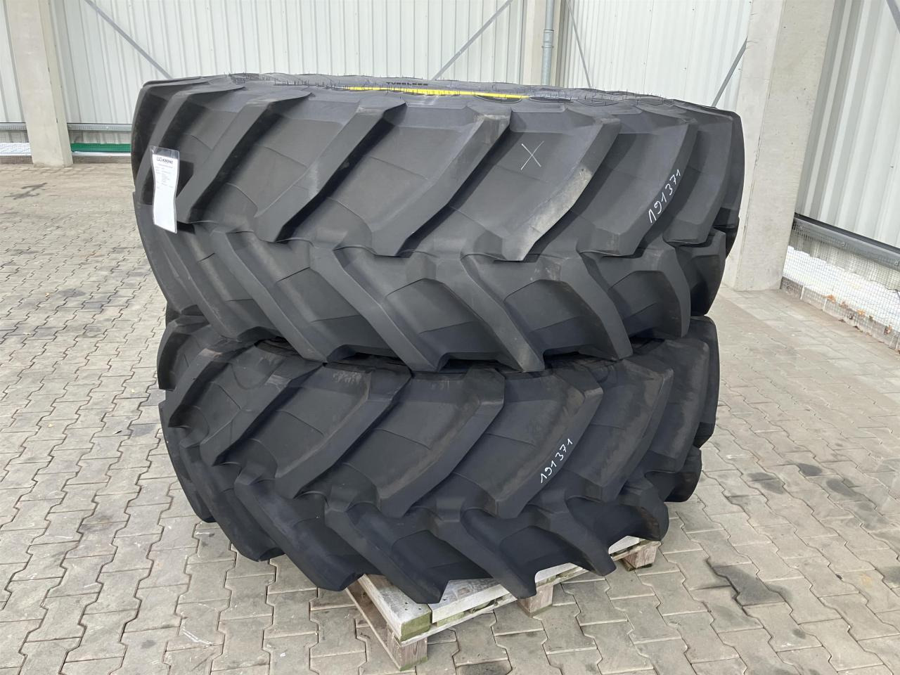 Trelleborg 650/85R38 - Pneu pour Machine agricole: photos 1 Trelleborg 650/85R38 - Pneu pour Machine agricole: photos 1