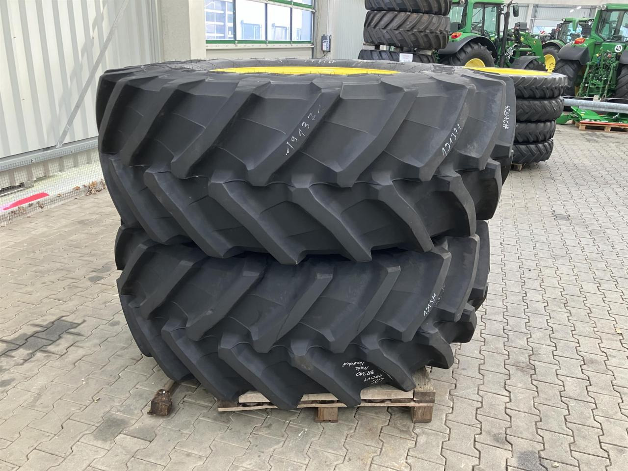Trelleborg 650/85R38 - Pneu pour Machine agricole: photos 3 Trelleborg 650/85R38 - Pneu pour Machine agricole: photos 3